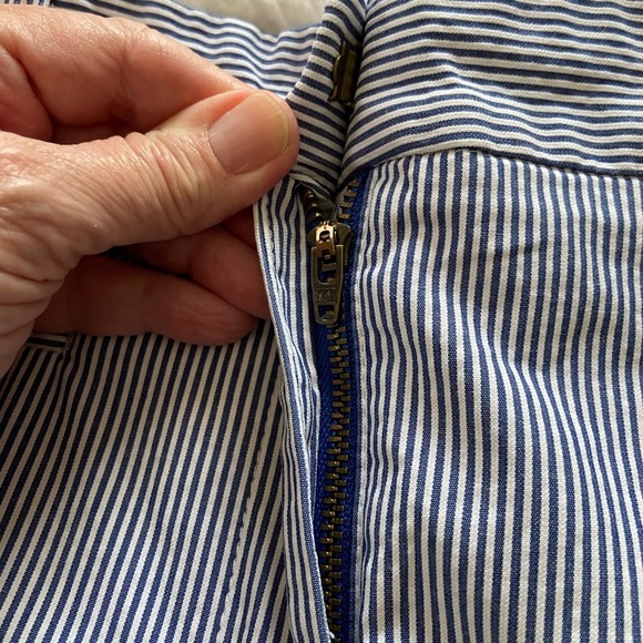 Lands' End Blue and White Striped Bermuda Shorts Tailored Cotton Blend Size 6 - Picture 5 of 11